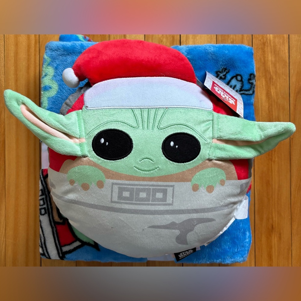Nogginz Christmas Santa Baby Yoda pillow w/ blue fleece travel blanket Star Wars